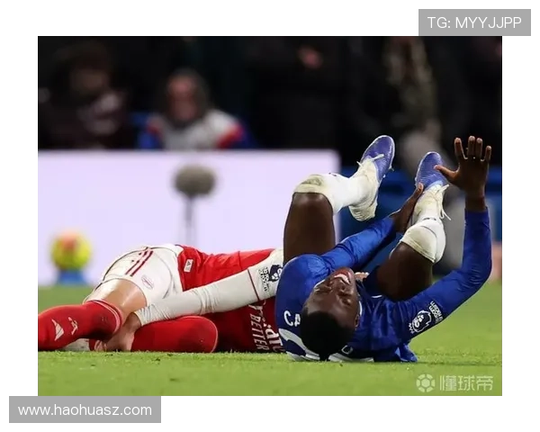 内维尔赞凯塞多为英超最佳中场卡拉格力挺赖斯更具全能与控球优势